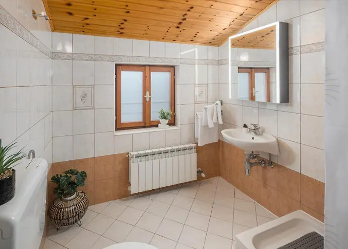 Gostinjska kuća Rita 3*