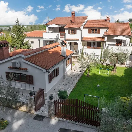 Rita ゲストハウス 3*