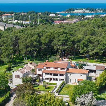 Rita ゲストハウス 3*